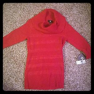 Red 3/4 sleeve sweater with sparkles