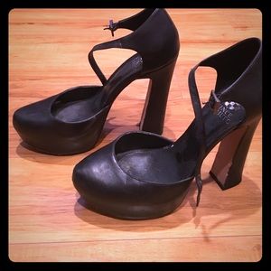 Vince camuto straps heel