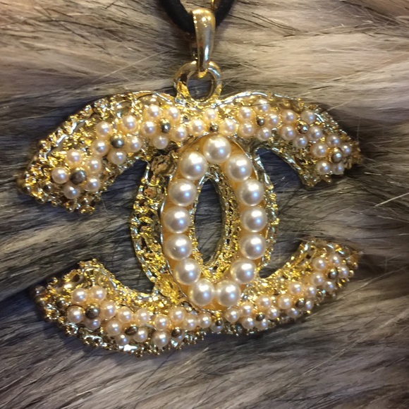 Gold Medallion Pendant. No brand