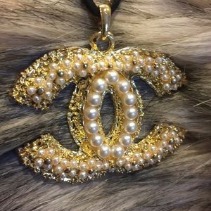 Gold Medallion Pendant. No brand