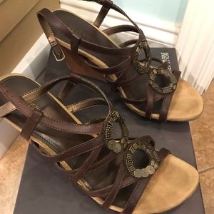 Kenneth Cole wedge brown size 9.5