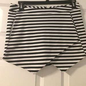 Stripped black and white skorts