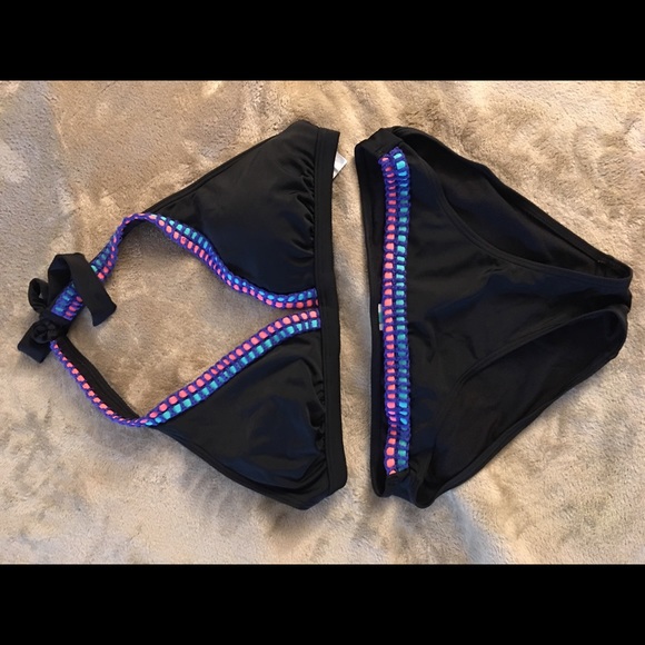 Black bikini set. Top and bottom.
