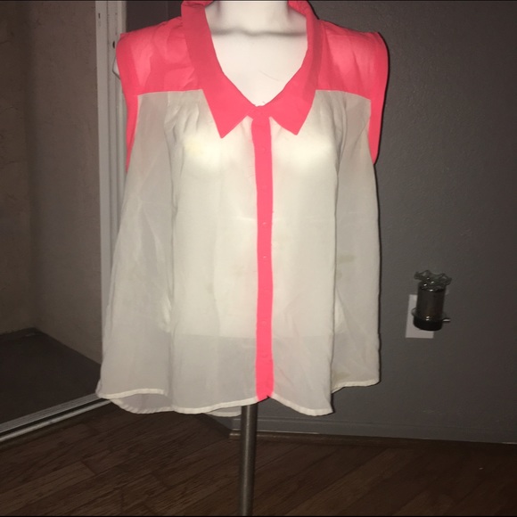 Blouse with white and neon pink colors