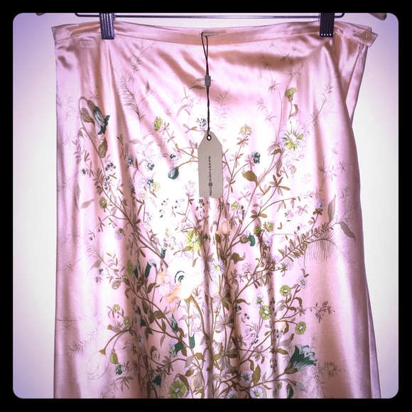 FLASH SALE❤️Max Studio floral silk skirt - NEW!!!