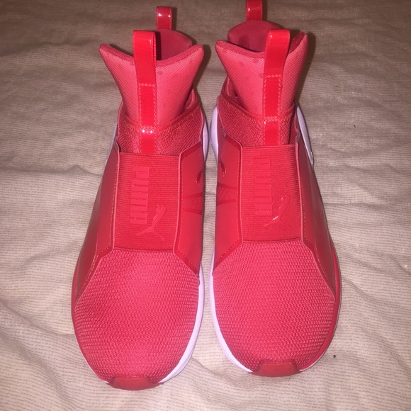 Women's Kylie Pumas Red and White Size 8