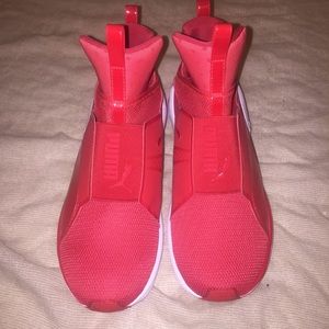 Women's Kylie Pumas Red and White Size 8