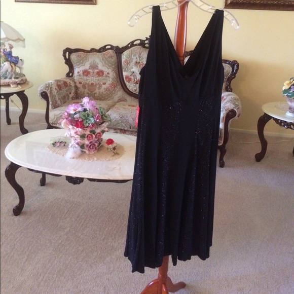 Night dress - Picture 3 of 4