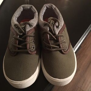 Army green Oshkosh sneakers