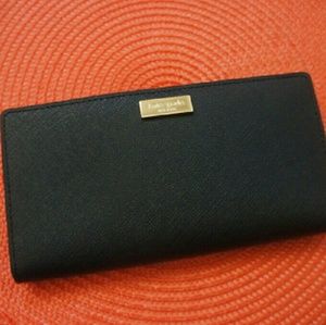 (Brand new) Kate spade Cedar Street Stacy Bifold