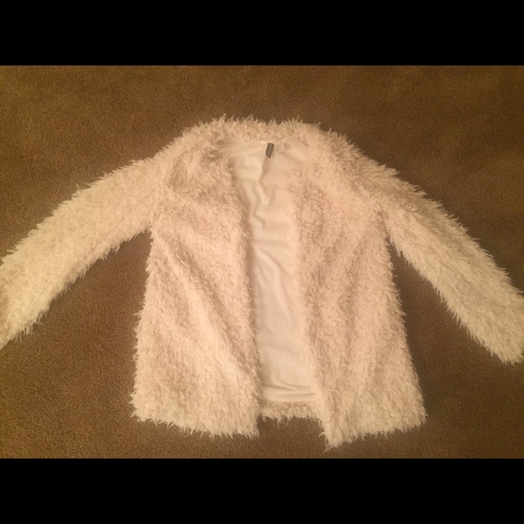 NWOT Stylish fluffy jacket
