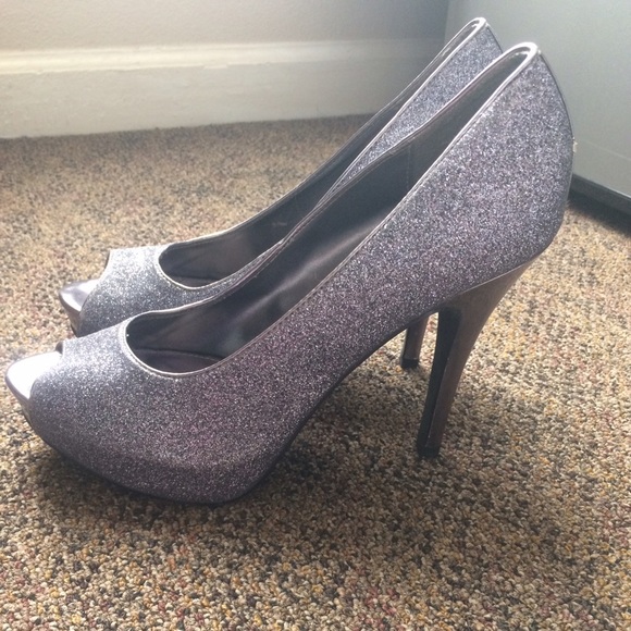 Jacqueline Ferrar heels
