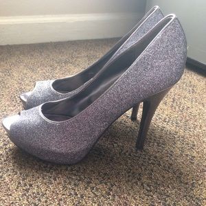 Jacqueline Ferrar heels