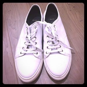 Alphakilo white sneaker