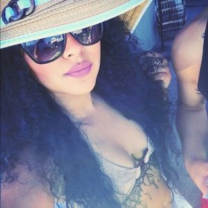 Meet your Posher, Genesis