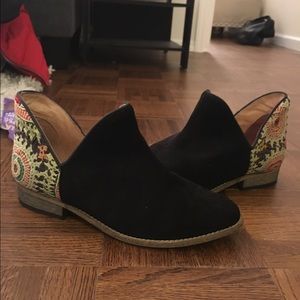 LF - Howsty Black x Aztec Print Booties