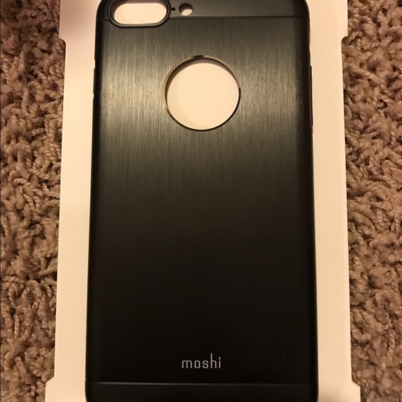 Black metallic iPhone 7 Plus Moshi Case