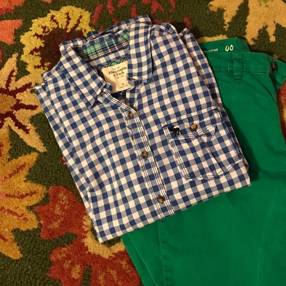 A&F blue & white gingham button-up
