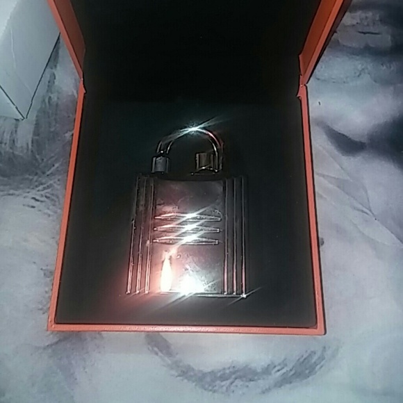 Hermes lock perfume
