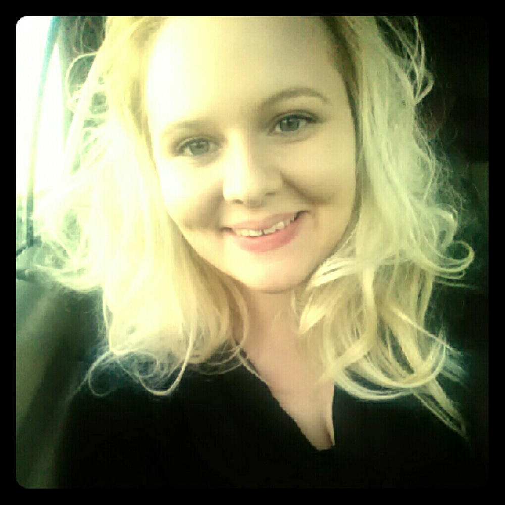 Meet your Posher, Lauren gray