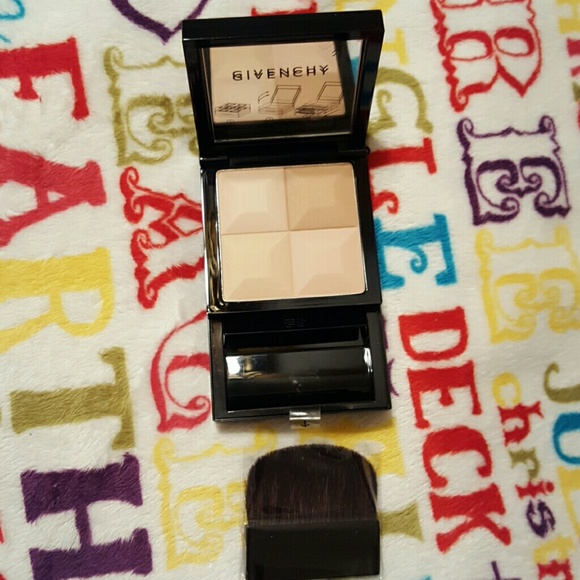 Givenchy le prisme face powder