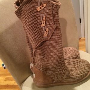 Bearpaw sweater boots