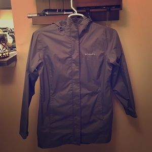 Columbia Feminine Rain Jacket