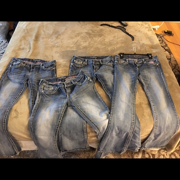 Lot of 4 jeans. Flare