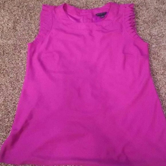 Banana Republic silky top size S