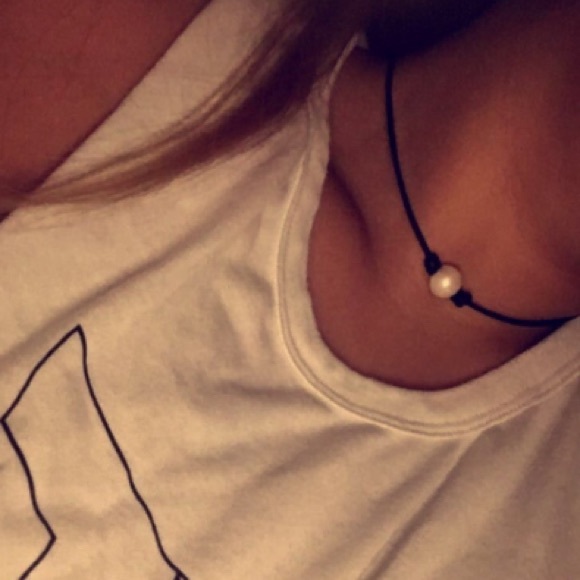 Leather pearl choker