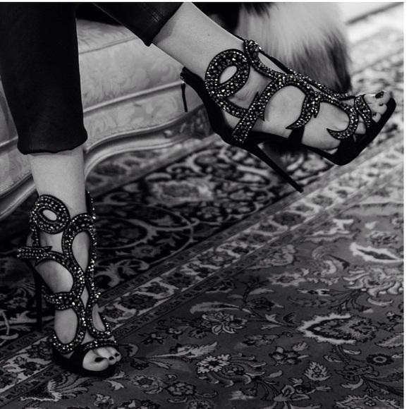 Giuseppe Zanotti beaded swirl heel - Picture 3 of 7