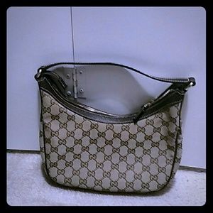 Last Reduction!! Authentic Gucci canvas logo bag