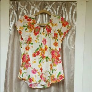 Light-weight shirt with cap sleeves