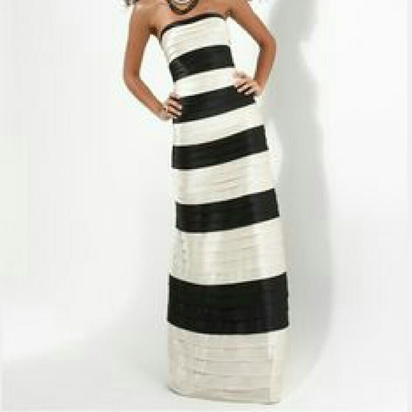 BCBG MAXAZRIA Strapless Long Evening Gown