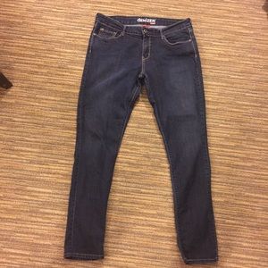 Levi's denizen modern skinny jeans size 14