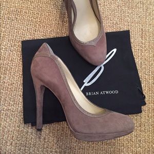 B Brian Atwood Taupe Pump