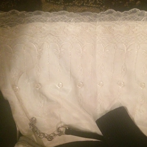 Lace mini - Picture 2 of 4