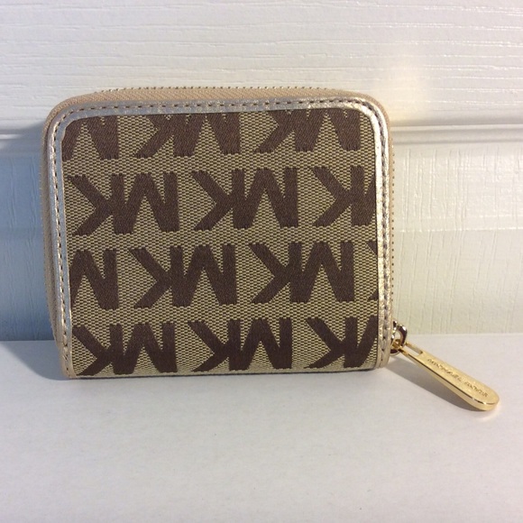 ❗️1HR SALE❗️Michael Kors Small Signature Wallet - Picture 4 of 4