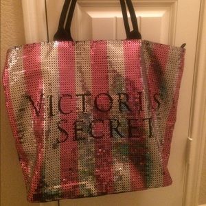 ADORABLE VICTORIAS SECRET BEACH TOTE