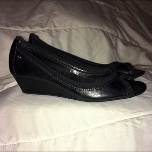 NWOT Etienne Aigner black open toe wedges size 8.