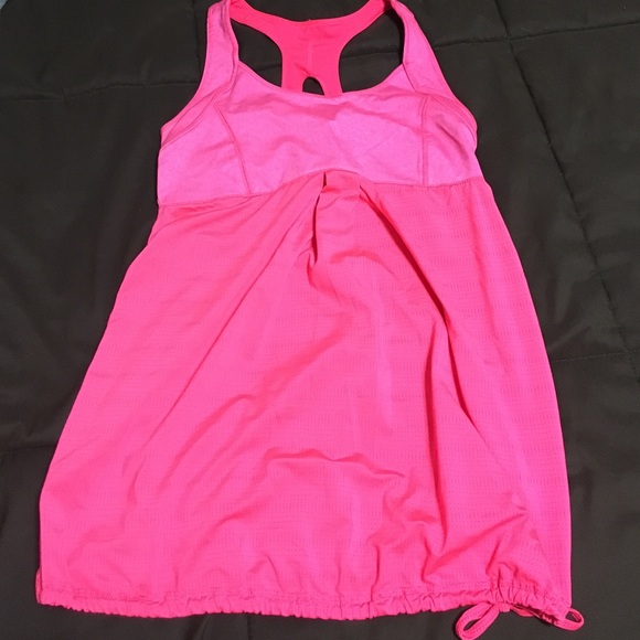 Old Navy Tops - Active top with built in bra