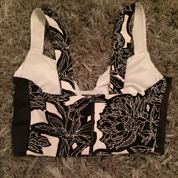 Express Fashion Bralette - Picture 2 of 3