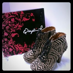 Qupid ankle boot heel