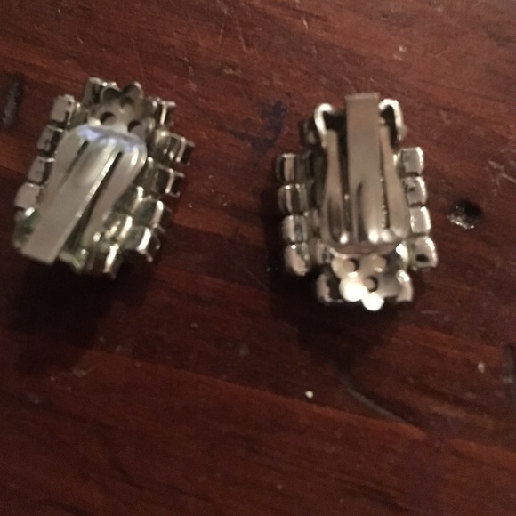 Have pierced ears - Picture 2 of 3