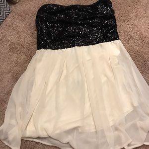 Black and cream strapless dress