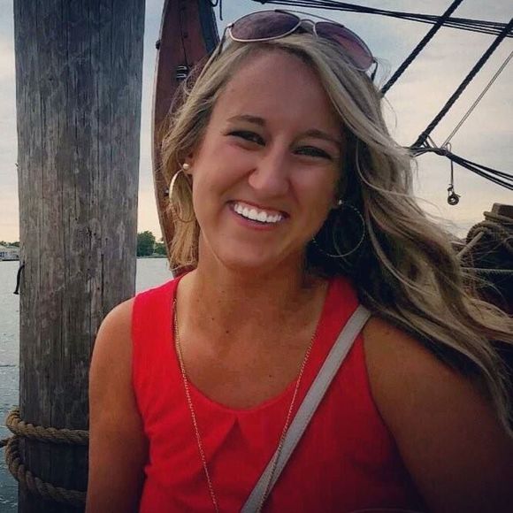 Meet your Posher, Lisa - Picture 1 of 1