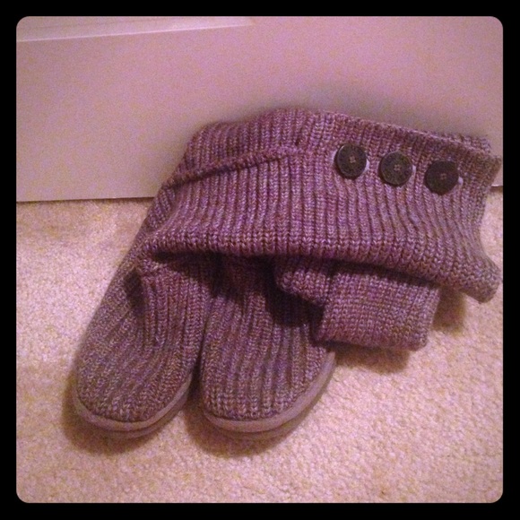 Tall Grey Knit Uggs (size 8.5)