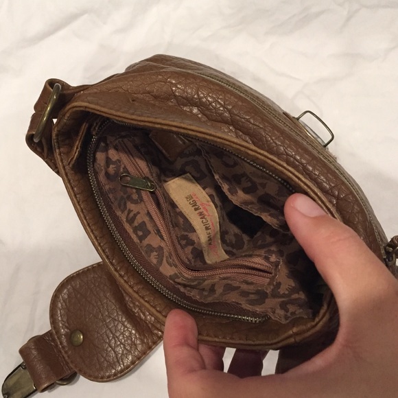 American Rag Faux Leather Small Crossbody - Picture 3 of 3