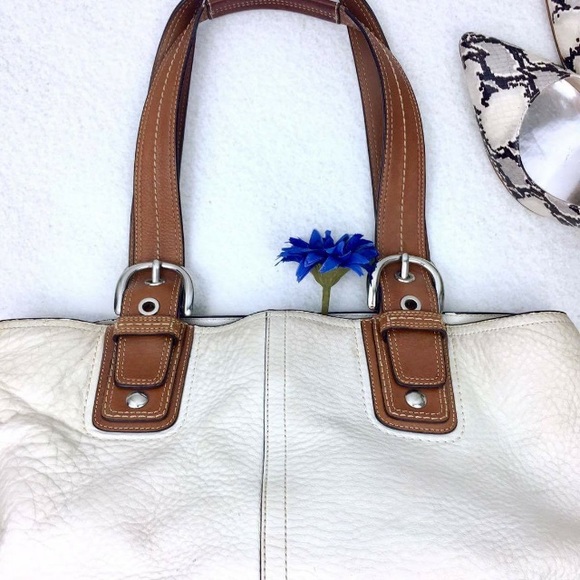Authentic Coach White Big Leather Handbag - Picture 3 of 3