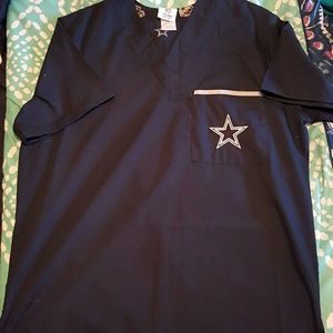 BNWOT Dallas Cowboys scrub top
